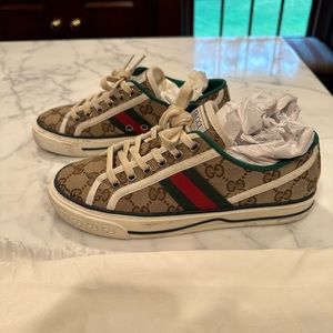 SOLD Gucci 1977 Tennis Sneaker 36.5